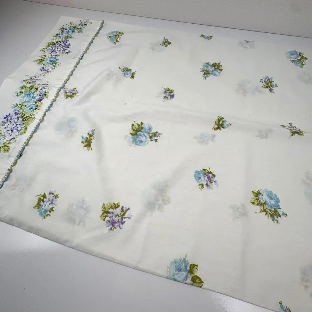 Vintage Floral Montgomery Ward 4 Pillowcases 1 Queen &‎ 3 Std Lavender Cottage
